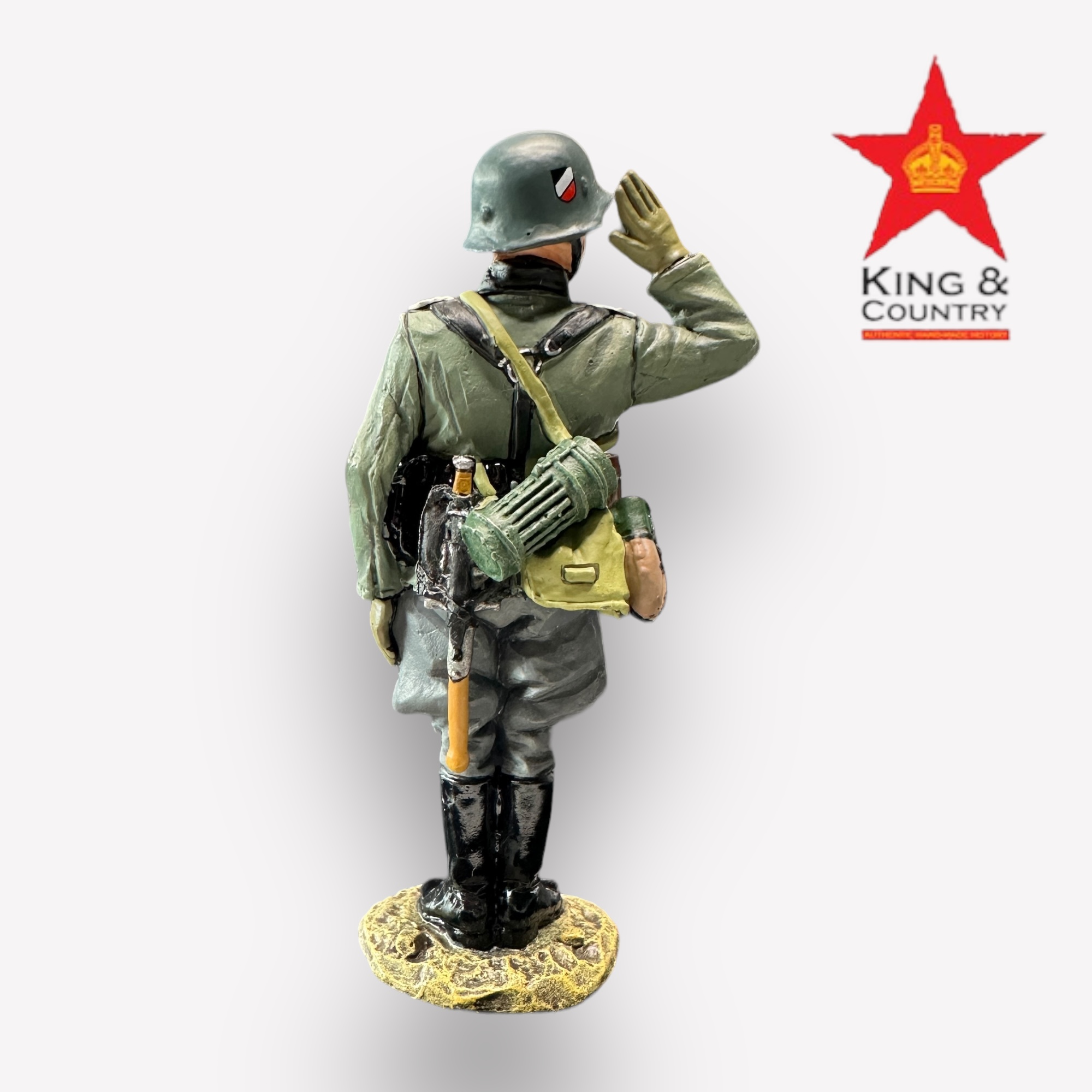  Artikelbild 2 des Artikels “Wehrmacht Soldier Saluting (No Box) “
