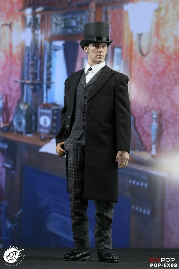  Product image 2 of the product “Sherlock - British Detective in Victorian Outfit - im Maßstab 1:6 (ca. 30cm Figur) ”