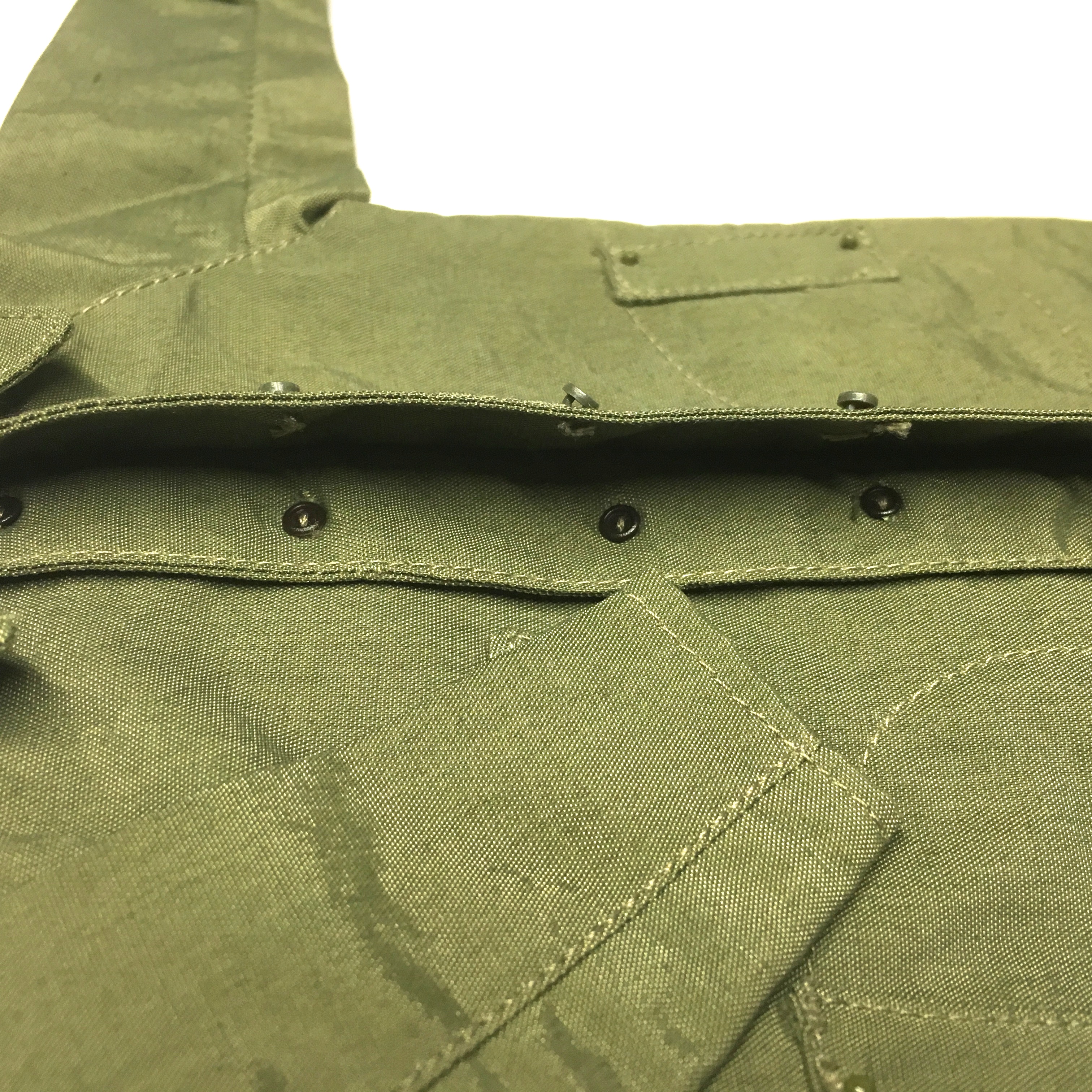  Artikelbild 2 des Artikels “WWII US Army Raincoat real buttons Ardennen “