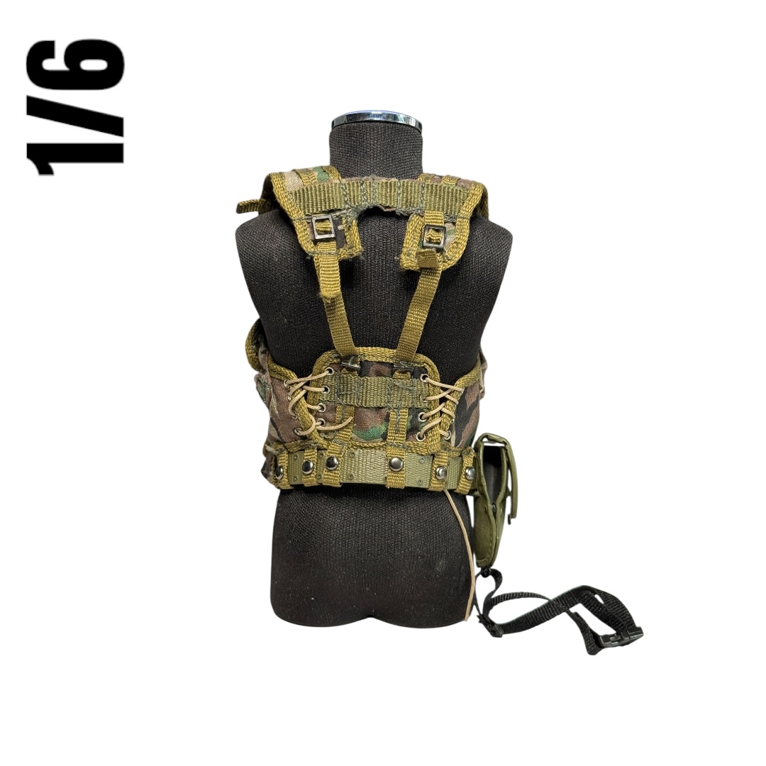  Product image 2 of the product “1:6 Recon Chest Harness Vest (Woodland) ”