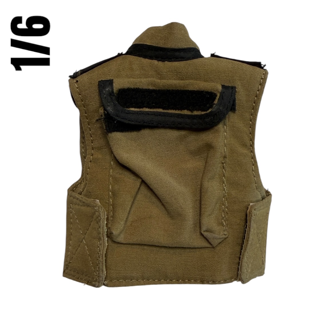 Product image 2 of the product “US Armor Crewman IOTV oder Plate Carrier 1/6 ”