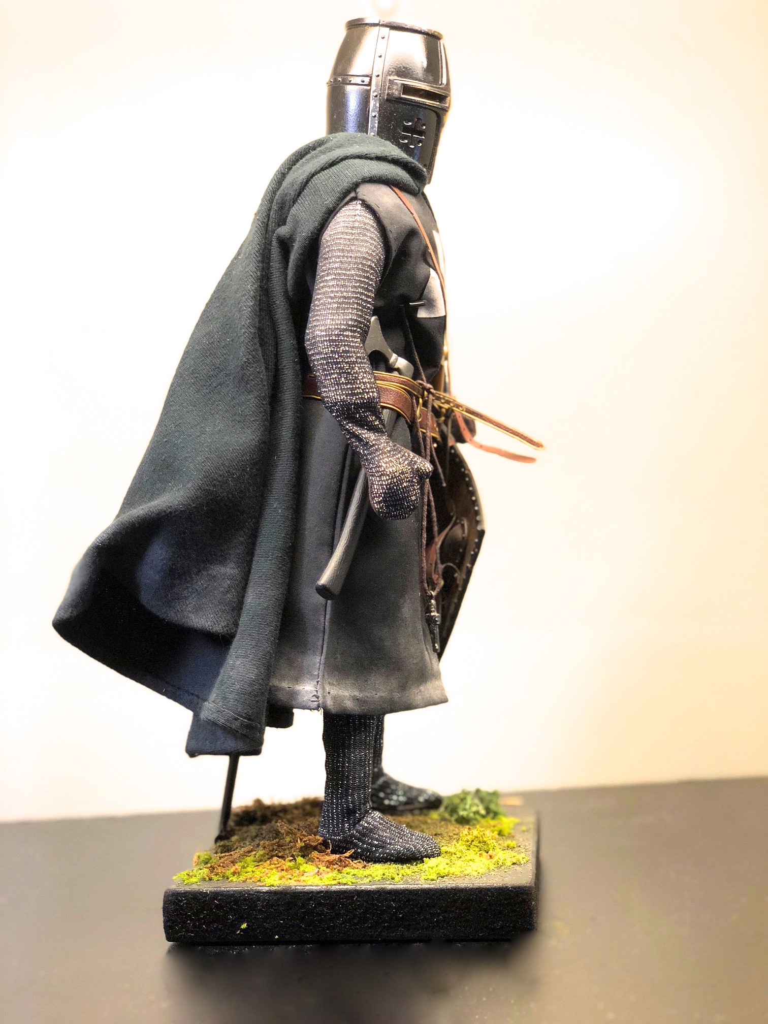  Product image 2 of the product “Ritter der Kreuzzüge im Maßstab 1:6 (ca. 30cm) ”