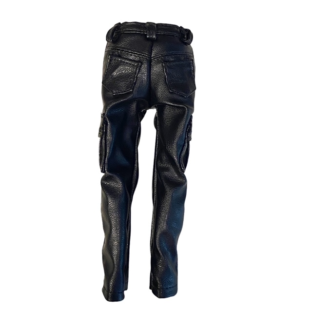  Artikelbild 2 des Artikels “Scorpio destressed lederhose  1:6 “