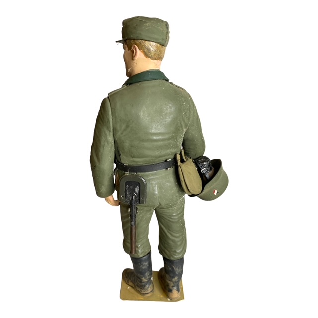  Product image 2 of the product “Soldat  aus Kunststoff 1/9 ”
