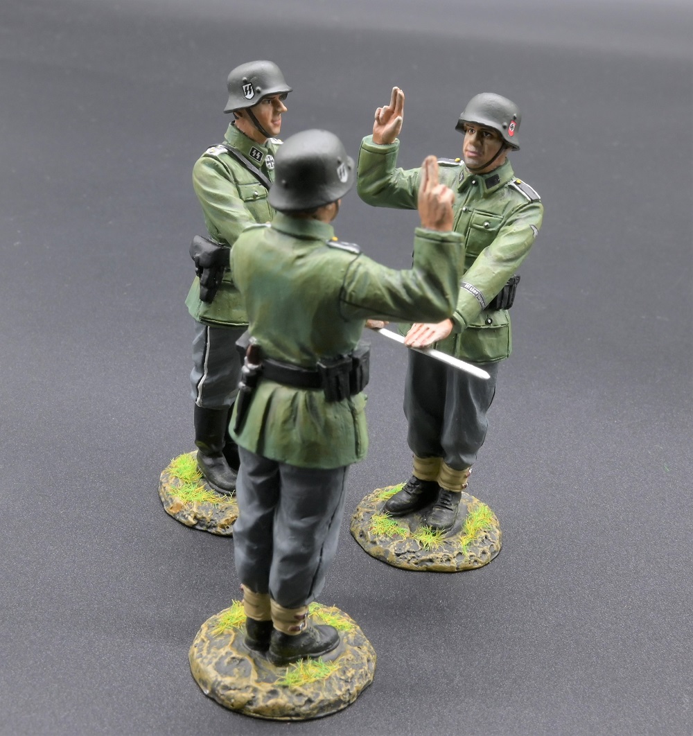  Artikelbild 2 des Artikels “WWII:  Vereidigung 3 Figuren Limitierte Auflage  von 50 Stk 1/30 “