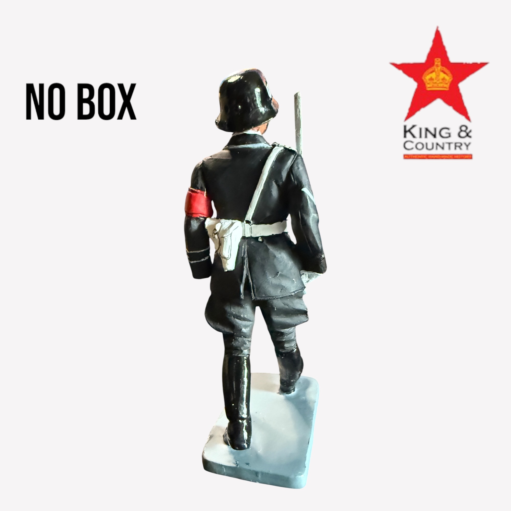  Artikelbild 2 des Artikels “Leibstandarte: SS Officer Marching with Sword “