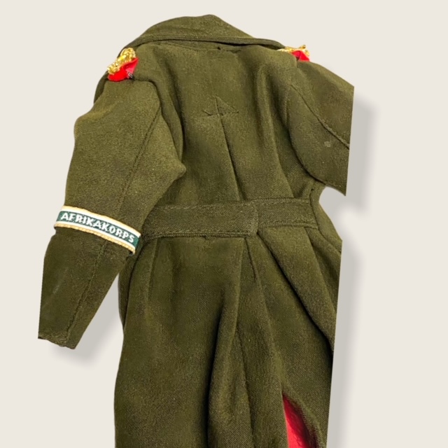  Artikelbild 2 des Artikels “Tropenmantel für Feldmarschal in 1:6 “