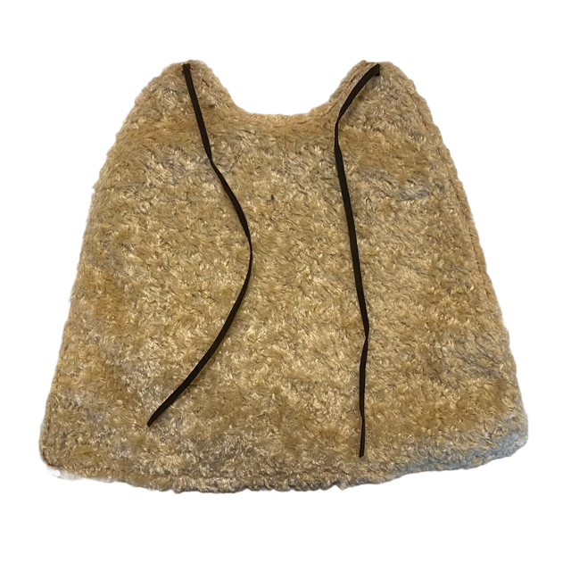  Artikelbild 2 des Artikels “Umhang mit Fell 1:6 “