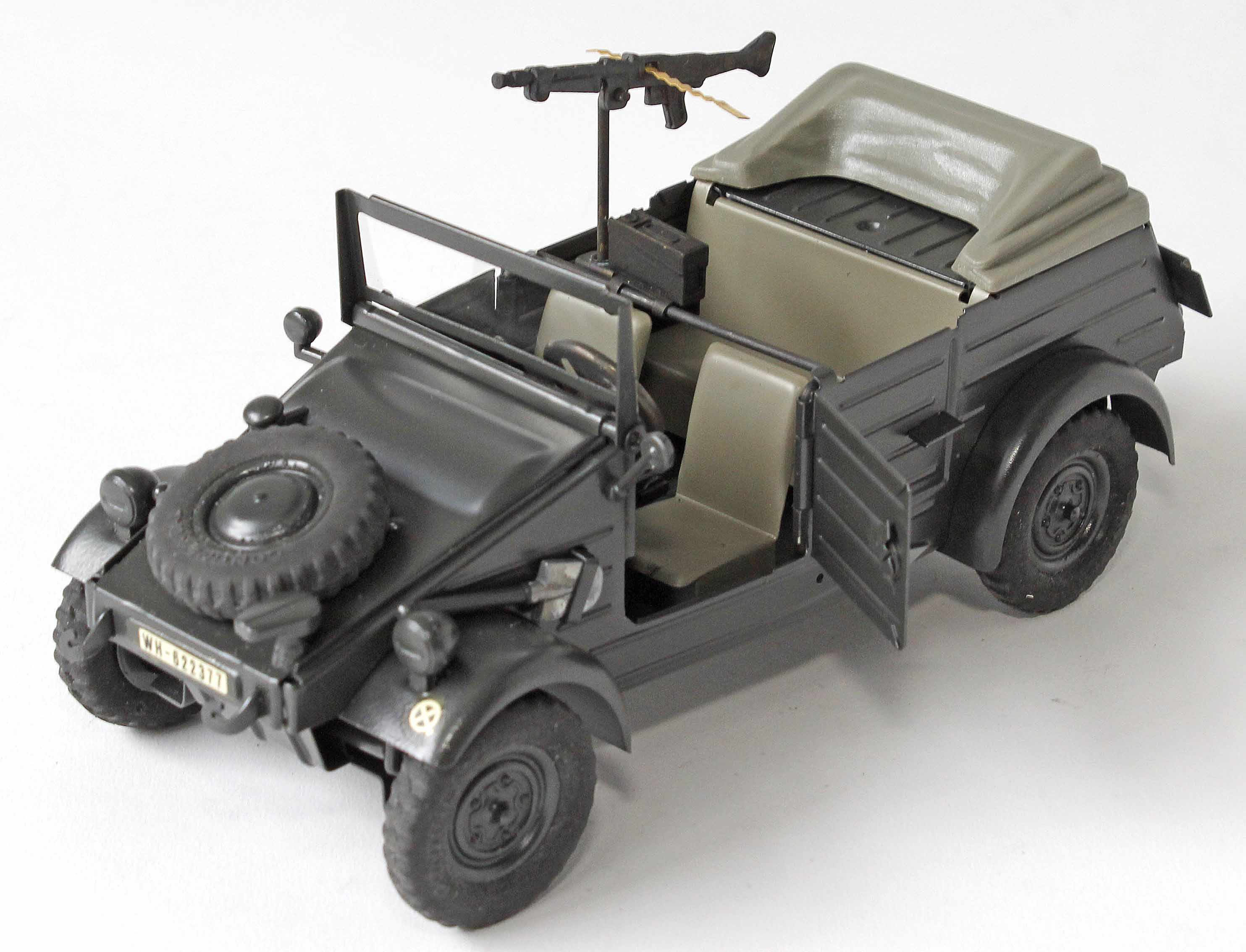  Artikelbild 2 des Artikels “VW Typ 82 Deutsche Wehrmacht Kübelwagen ohne Verdeck  1:24 “