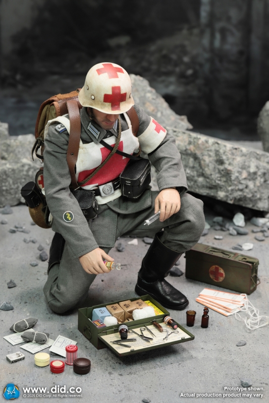  Product image 2 of the product “WH Medic Officer Candidate Unterazt - Gröger 1/6 ”