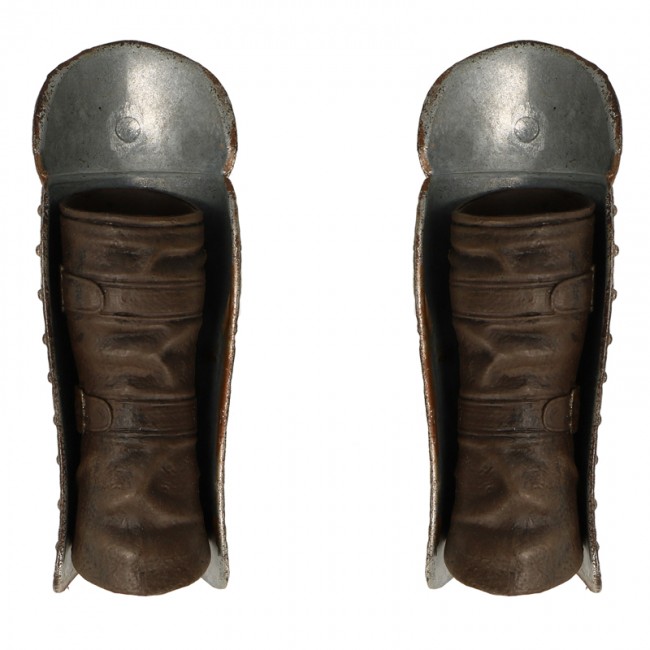  Product image 2 of the product “Worn Diecast Knight Templar Bachelor Leg Armors (Silver) 1/6 ”