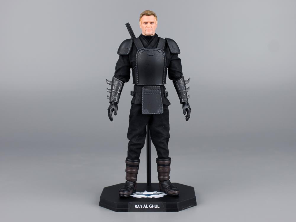  Artikelbild 3 des Artikels “1/12 Batman Begins Bruce Wayne & Henri Ducard  Set “
