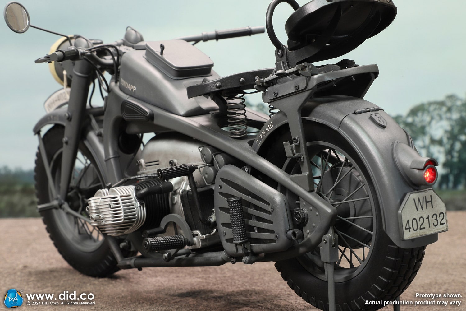  Product image 3 of the product “German Zündapp KS 750 Motorcycle with sidecar (Gray) - in 1/6 scale ”