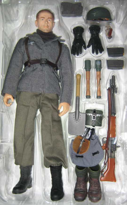  Artikelbild 3 des Artikels “Erwin Stangenberg  Ardennen 44 - Fallschirmjäger Hauptmann - Exclusive (Box NP) “
