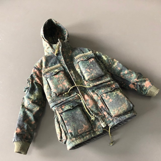  Artikelbild 3 des Artikels “KSK HOSE LEO KÖHLER STYLE (FLECKTARN) 1:6 “