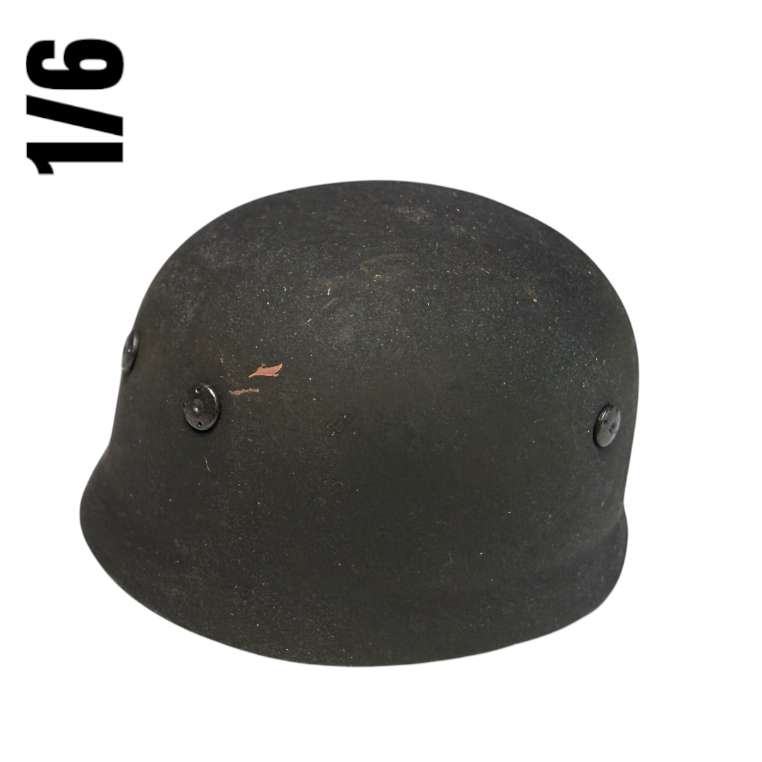  Artikelbild 3 des Artikels “Fallschirmjäger Helm mit Abzeichen in Metal 1:6 “