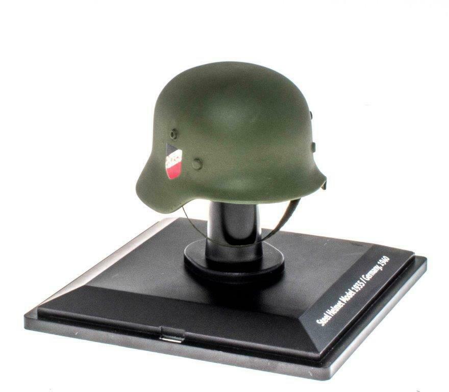  Artikelbild 3 des Artikels “1:5 Metal Helm WH mit Vitriene “