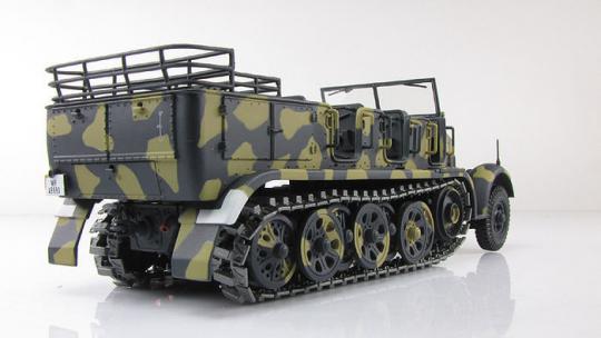  Product image 3 of the product “1:35 Sd.Kfz. 7 - 8-ton Semi Truck Heeres Flak-Artillerie Abt. 314 ”