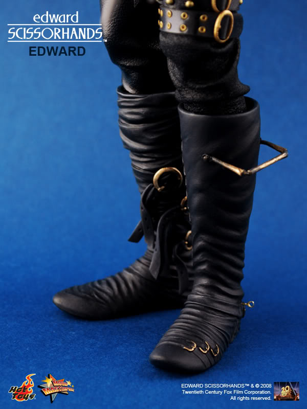  Artikelbild 3 des Artikels “HOT TOYS EDWARD SCISSORHANDS “