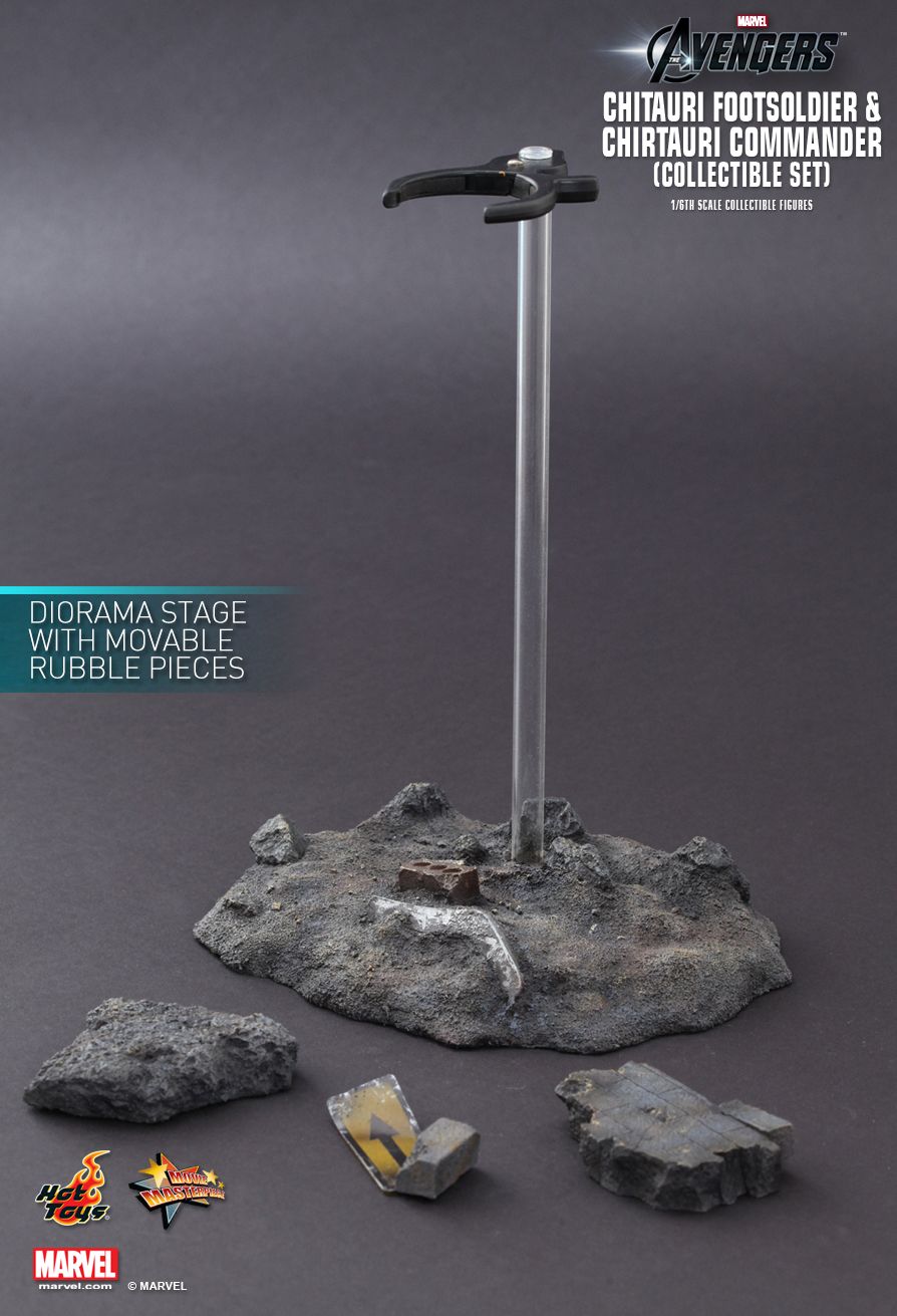  Product image 3 of the product “CHITAURI FOOTSOLDIER AND CHITAURI COMMANDER COLLECTIBLE FIGURES SET ”