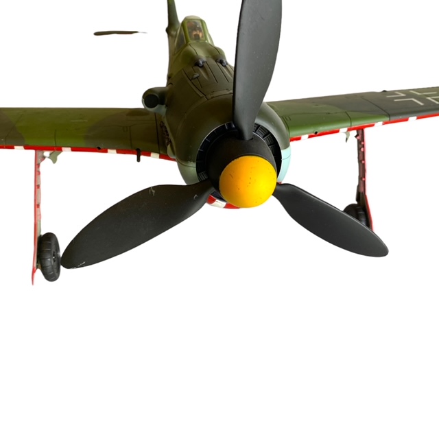  Artikelbild 3 des Artikels “1:18 Focke Wulf Langnase “