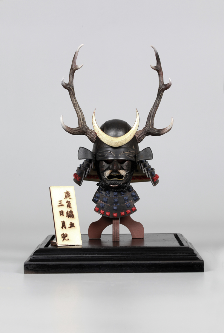  Artikelbild 3 des Artikels “1:6 SERIES OF EMPIRES -BLACK BUCKHORN MOON KABUTO (HELMET EDITION) “