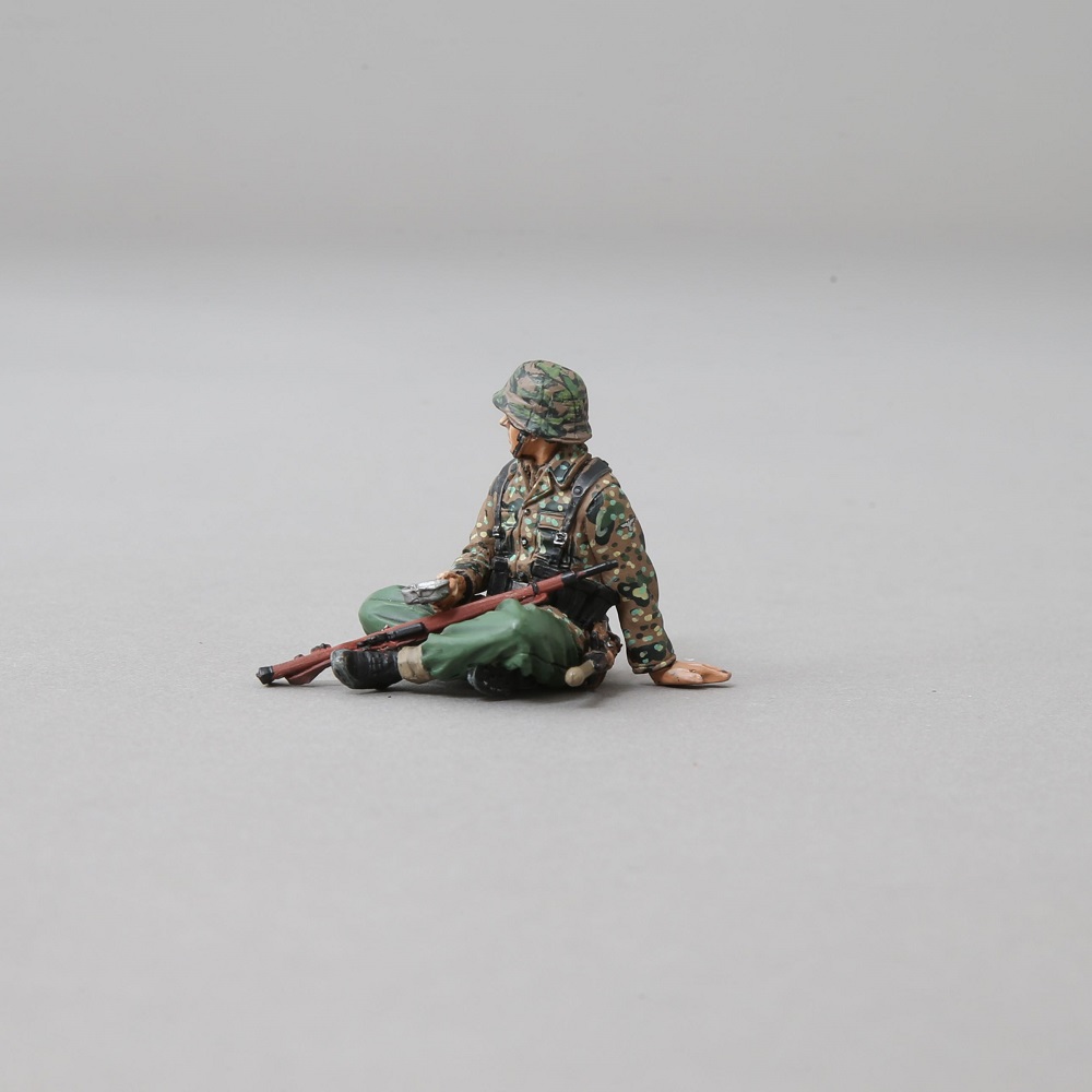  Artikelbild 3 des Artikels “Elite Soldat in Tarnsmock Relaxed Sitzend mit Essgeschirr 1/30 “
