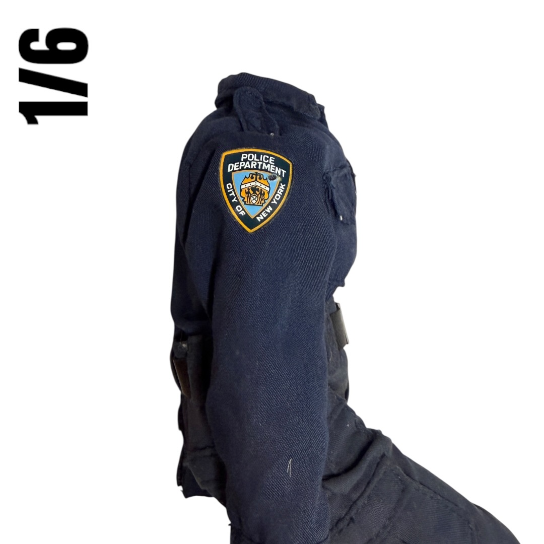  Artikelbild 3 des Artikels “NYPD Female uniform with Body  1/6 “