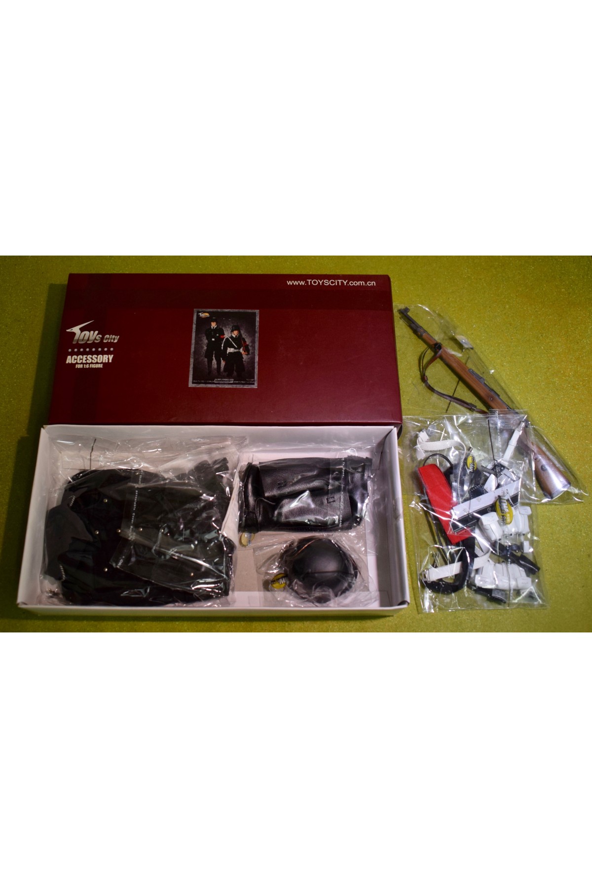  Artikelbild 3 des Artikels “Elite Wachsoldat Uniform Set 1:6 “