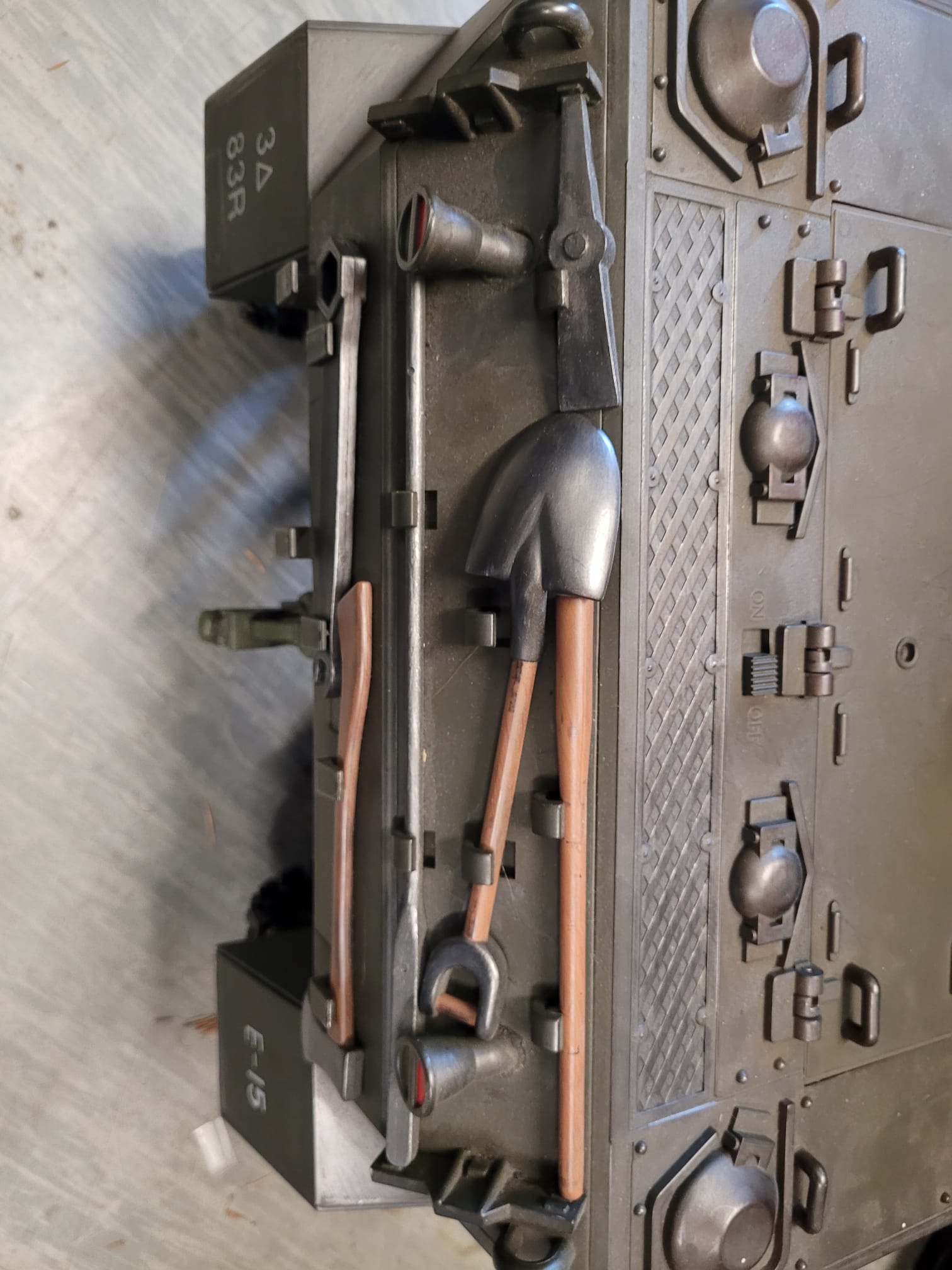  Artikelbild 3 des Artikels “1/6 M5 Stuart RC Model mit FB (Used ohne OVP) “