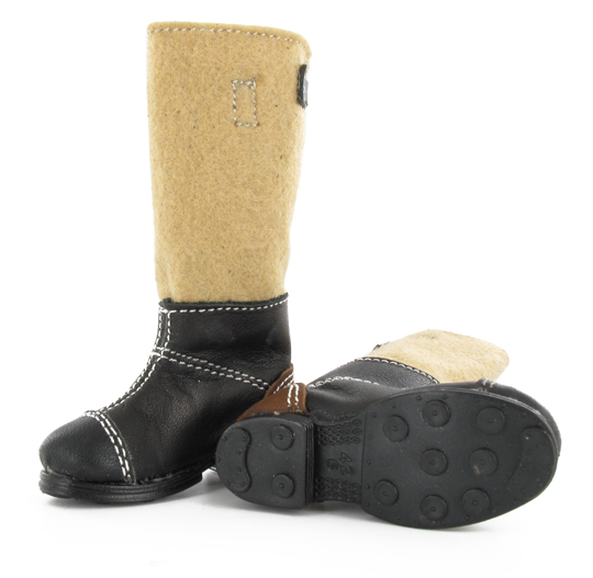  Artikelbild 3 des Artikels “Filzstiefel in Leder, de Lux 1:6 “