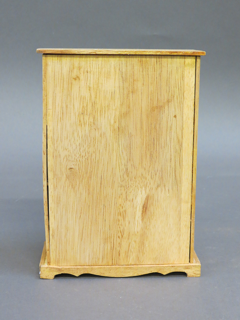  Product image 3 of the product “Wooden dresser 1/6 ”