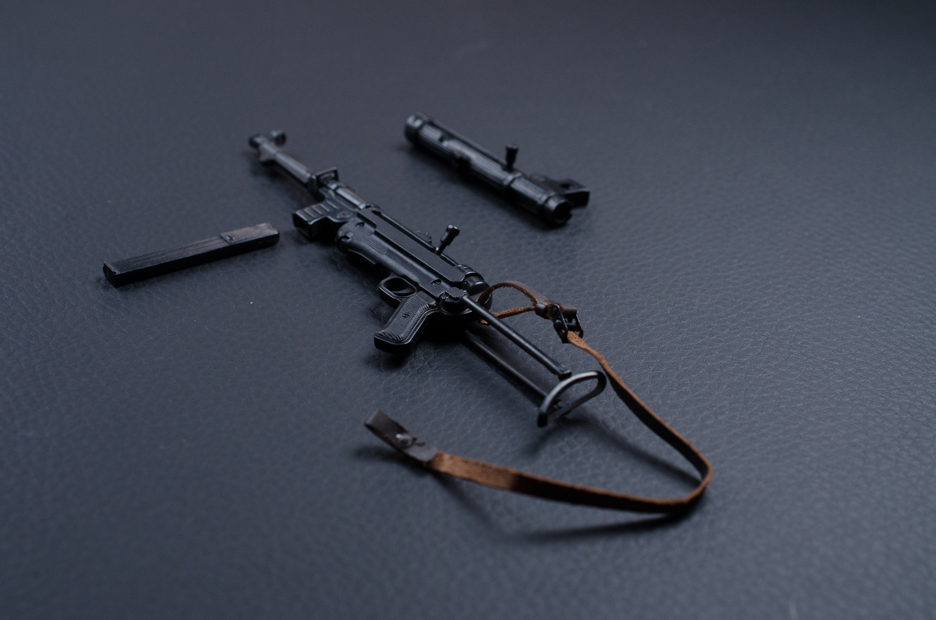  Product image 3 of the product “MP 40 / 38 in Metal, umbaubar auf MP 38, genial ”