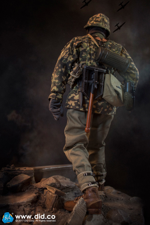  Artikelbild 4 des Artikels “Baldric - 3rd. SS-Panzer-Division MG34 Gunner - Figure in 1:6 scale “