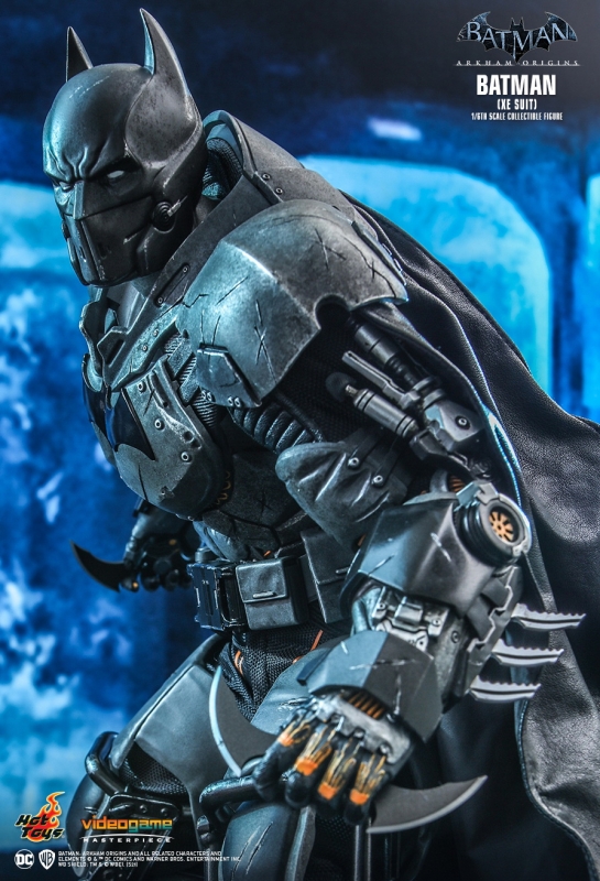  Product image 4 of the product “1/6th scale Batman : Arkham Origins - Batman (XE Suit) ”