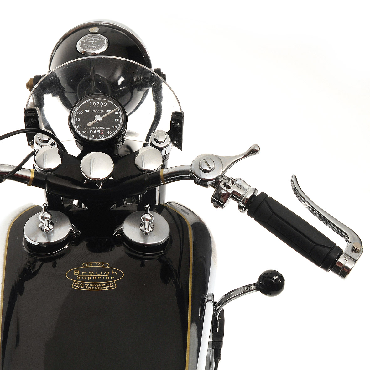  Artikelbild 4 des Artikels “1:6 BROUGH SUPERIOR SS 100 ´T.E. LAWRENCE´ 1932 – Minichamps “