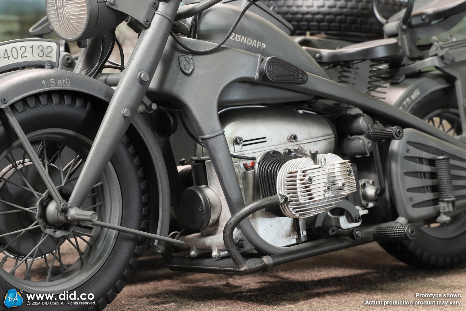  Product image 4 of the product “German Zündapp KS 750 Motorcycle with sidecar (Gray) - in 1/6 scale ”