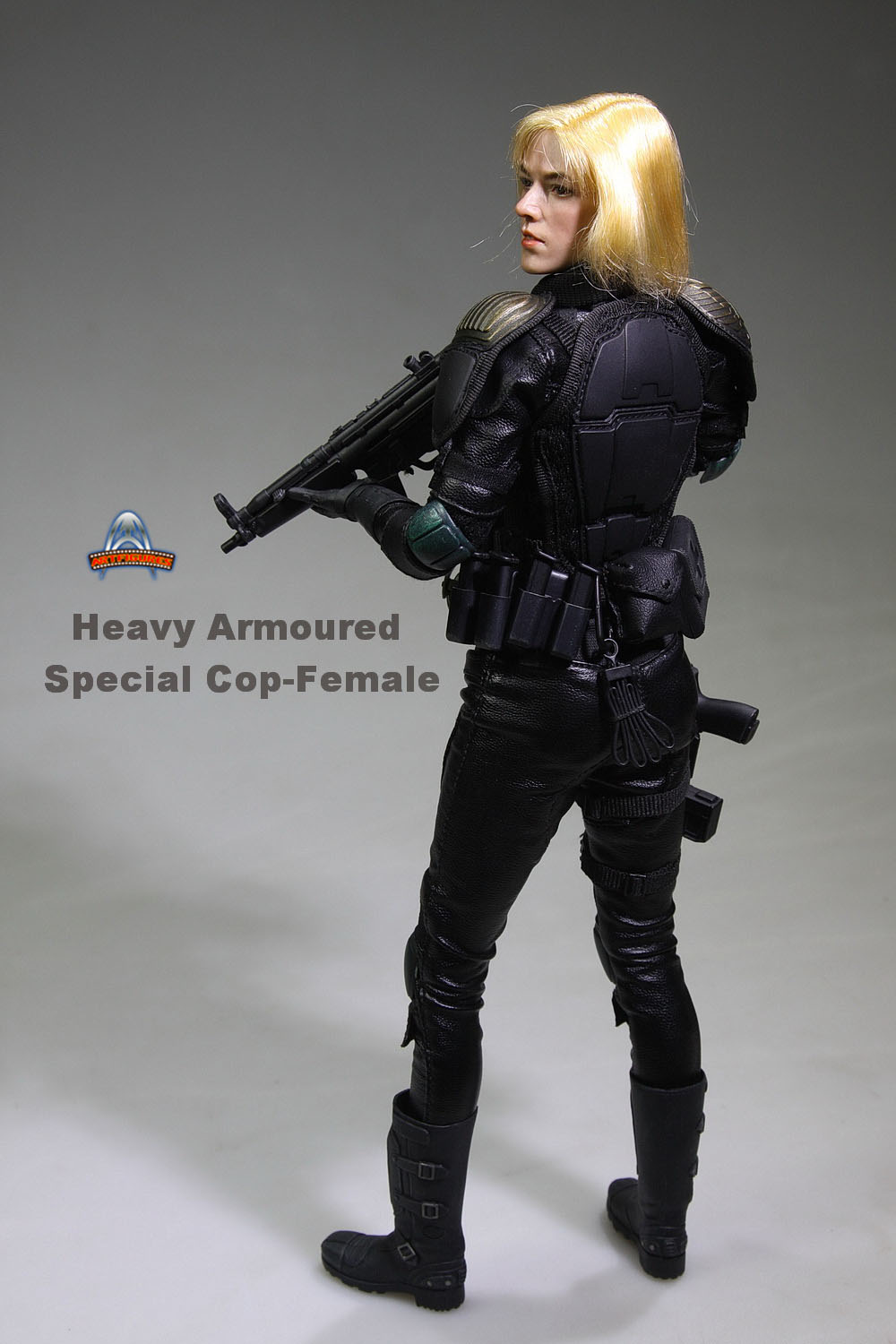  Artikelbild 4 des Artikels “ANDERSON FEMALE COP 1:6th scale action figure “