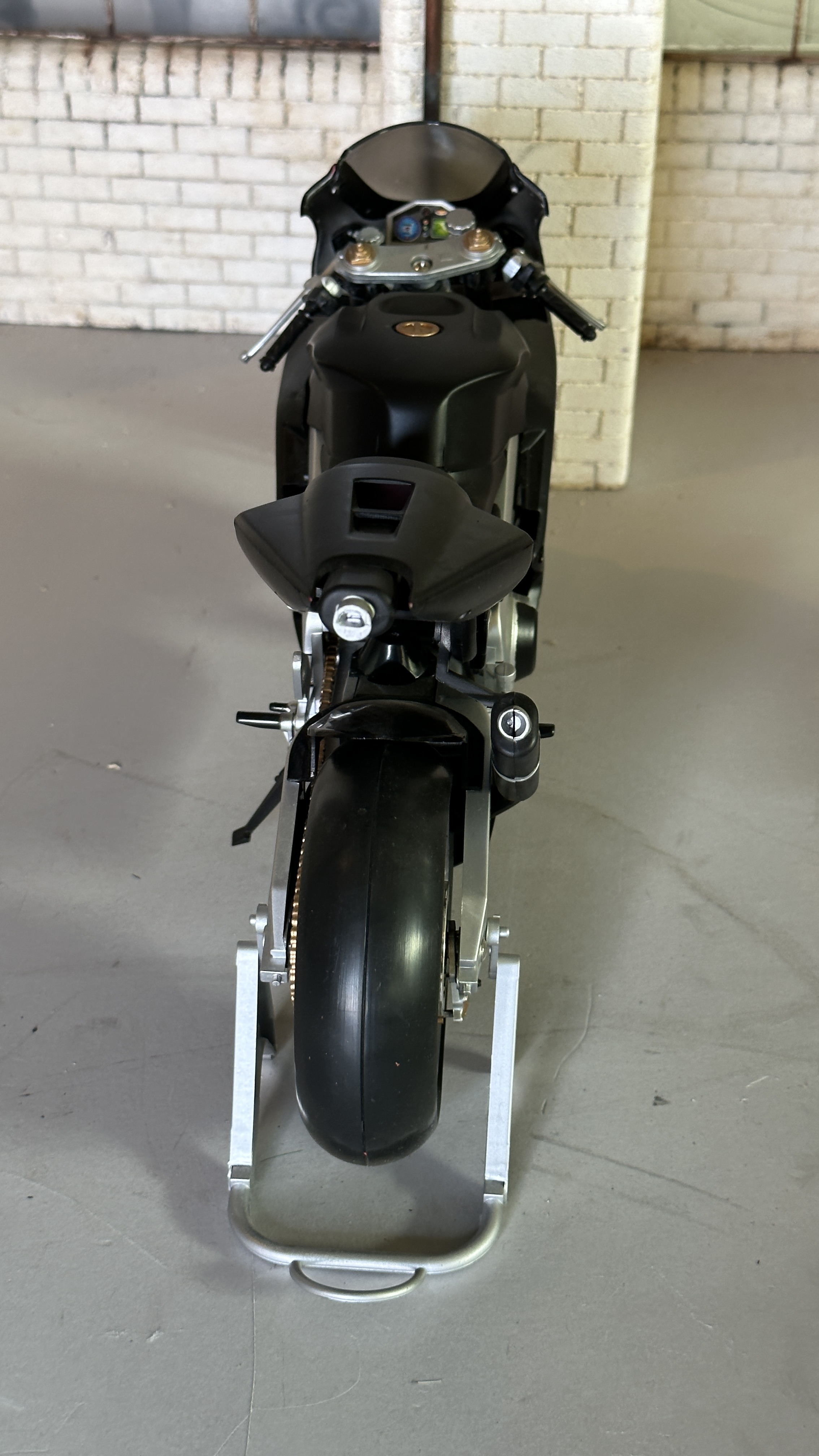  Product image 4 of the product “1:6 Racing Bike Matrix Schwarz ”