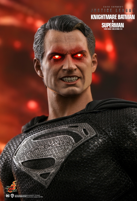  Product image 4 of the product “Zack Snyder's Justice League - Knightmare Batman & Superman 1/6 ”