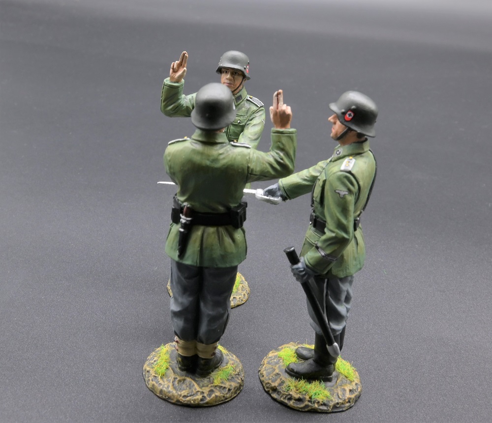  Artikelbild 4 des Artikels “WWII:  Vereidigung 3 Figuren Limitierte Auflage  von 50 Stk 1/30 “