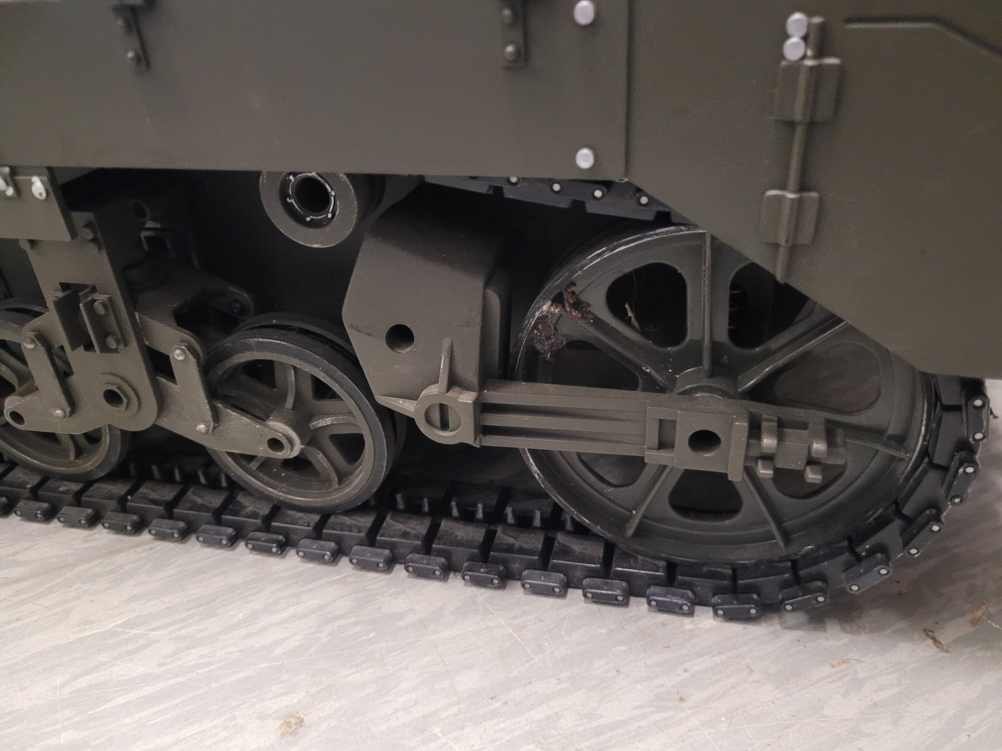  Artikelbild 4 des Artikels “1/6 M5 Stuart RC Model mit FB (Used ohne OVP) “