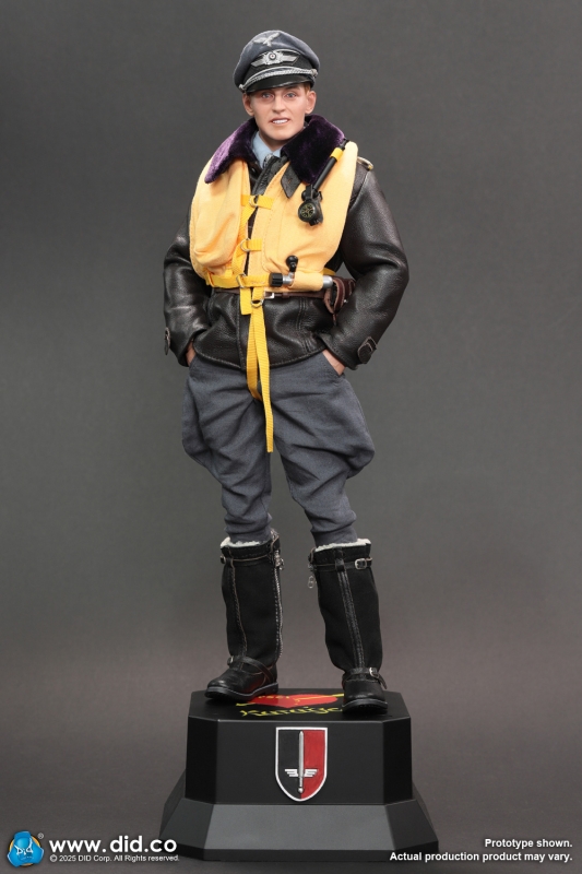  Artikelbild 4 des Artikels “Erich Hartmann - WWII German Luftwaffe Ace Pilot - in 1/6 scale “