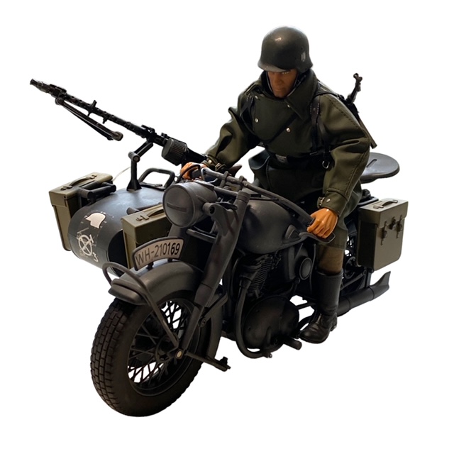  Artikelbild 5 des Artikels “BMW mit Seitenwagen und Figur ( Kunststoff) 1/6 “