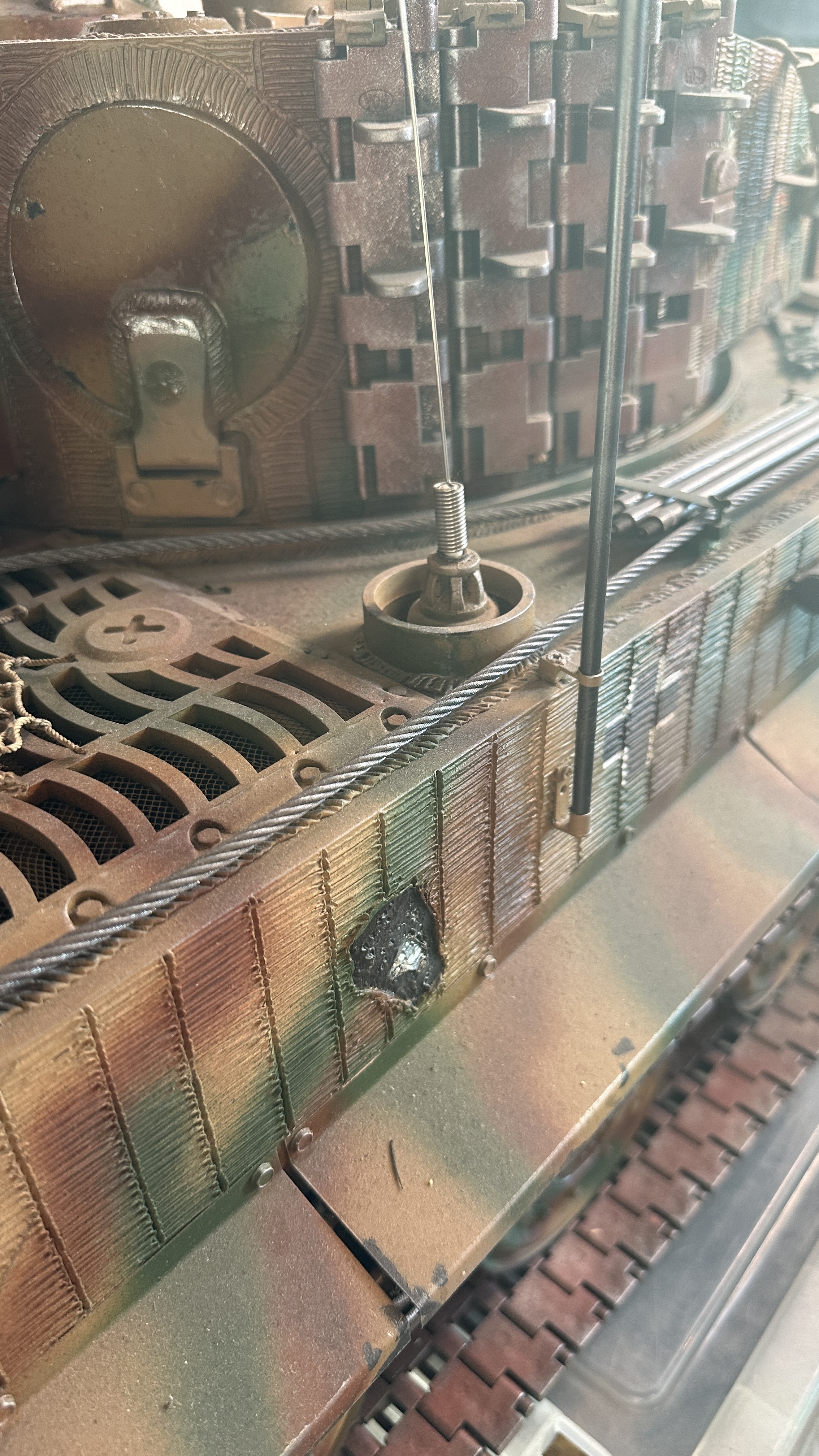  Product image 5 of the product “Tiger I Panzer aus ABS mit Mike Stannard Zubehör 1/6 ”