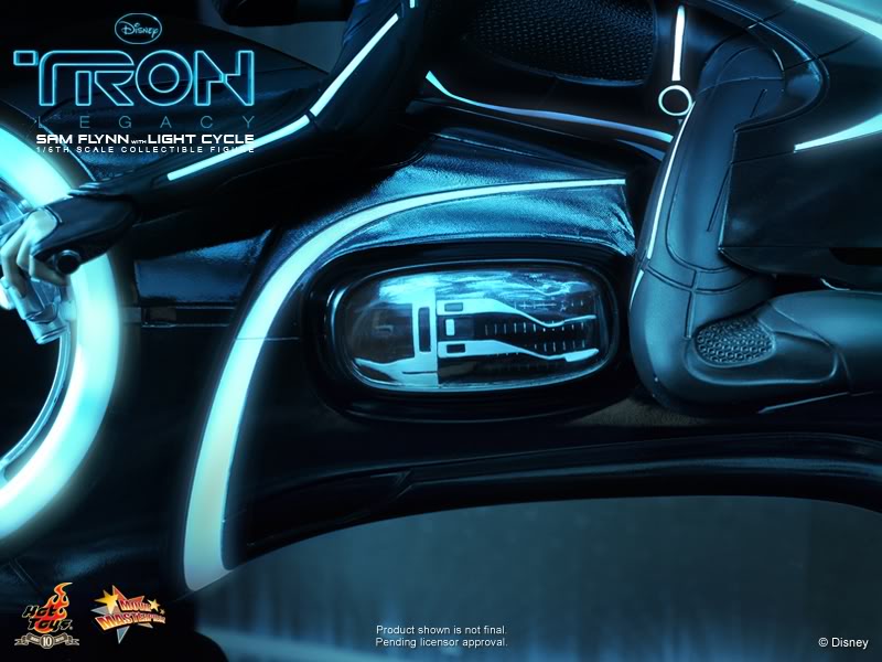  Artikelbild 5 des Artikels “1:6th scale Sam Flynn Collectible Figure with Light Cycle “