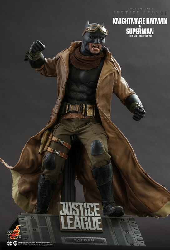  Product image 5 of the product “Zack Snyder's Justice League - Knightmare Batman & Superman 1/6 ”