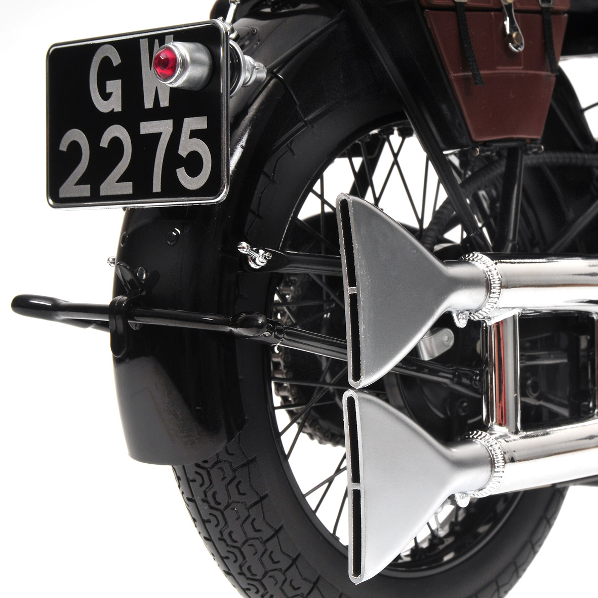  Artikelbild 6 des Artikels “1:6 BROUGH SUPERIOR SS 100 ´T.E. LAWRENCE´ 1932 – Minichamps “