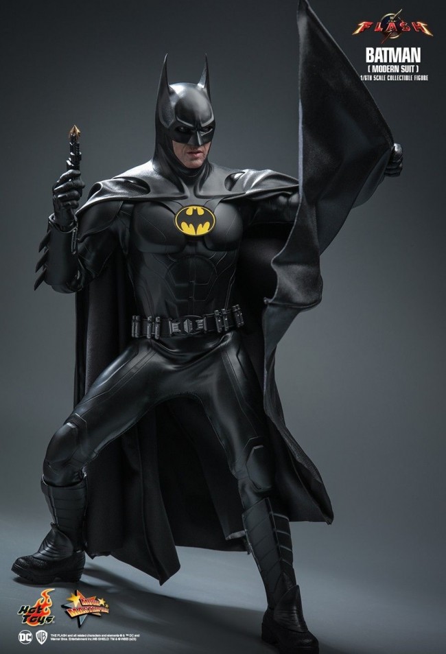  Artikelbild 6 des Artikels “The Flash Collectible Action Figure 1/6 Batman (Modern Suit) “