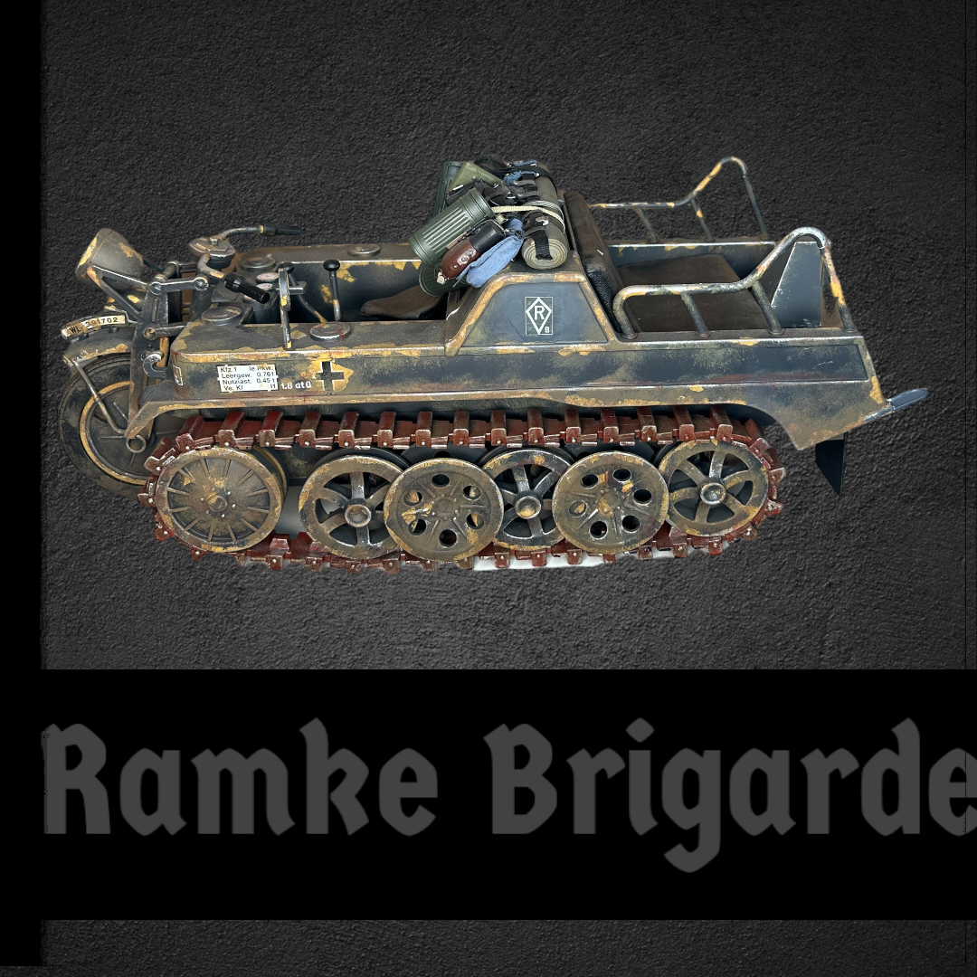  Product image 7 of the product “Sd.Kfz.2 Kettenkrad (ohne OVP) 1/6 ”
